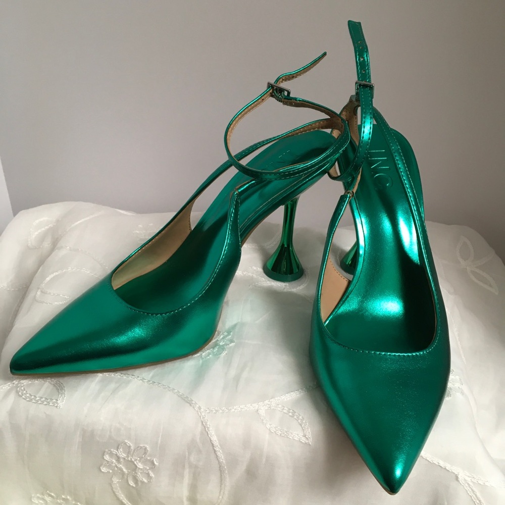 International Concepts Metallic Green Pointed Toe Slingback Heels